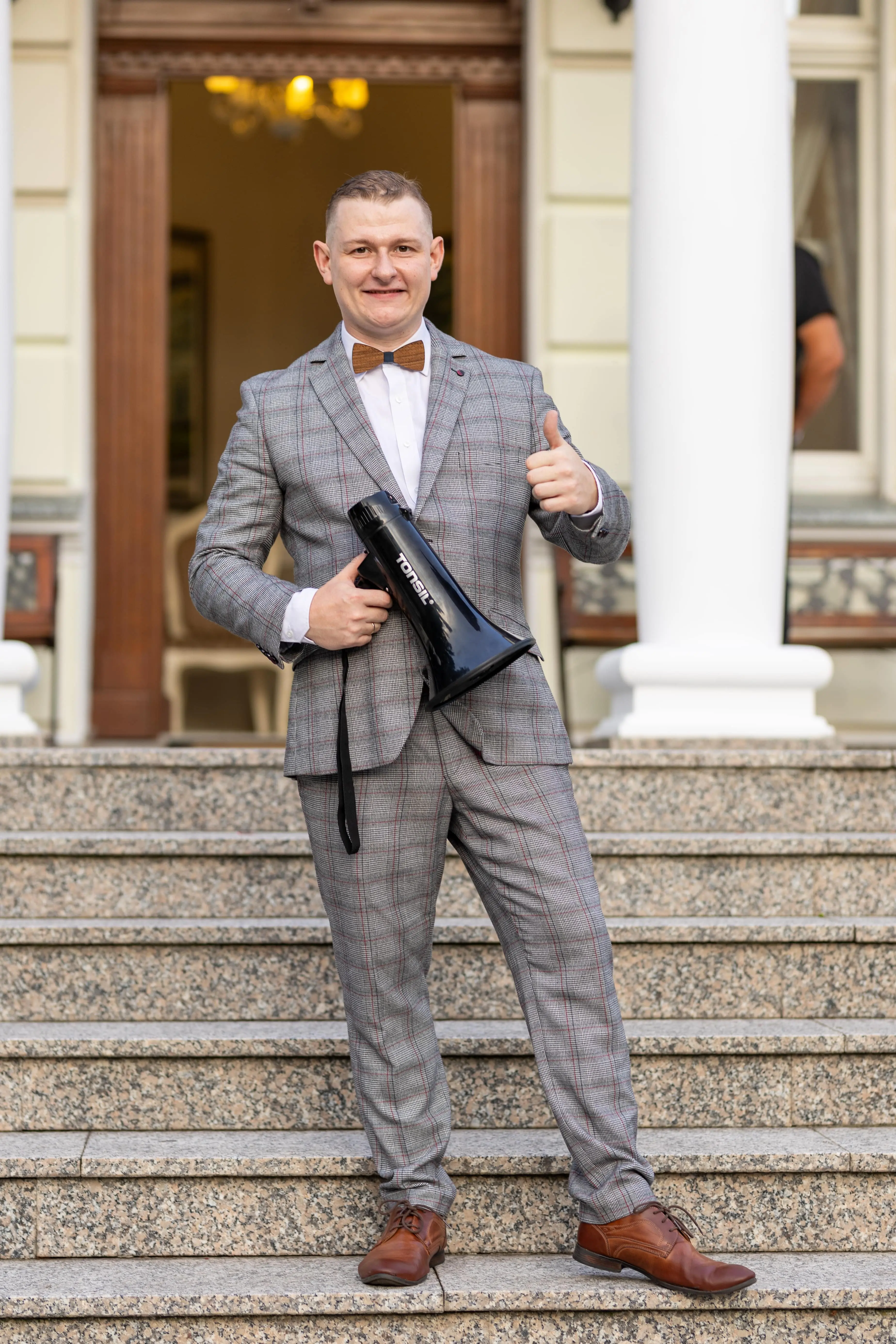 DJ Chmura - Mikołaj Chmurzyński podczas pracy na weselu